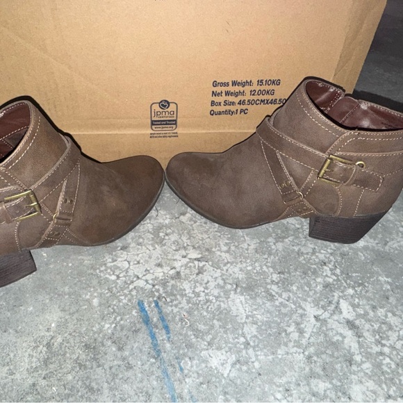 Brown Ankle Boots for Women - Picture 1 of 3